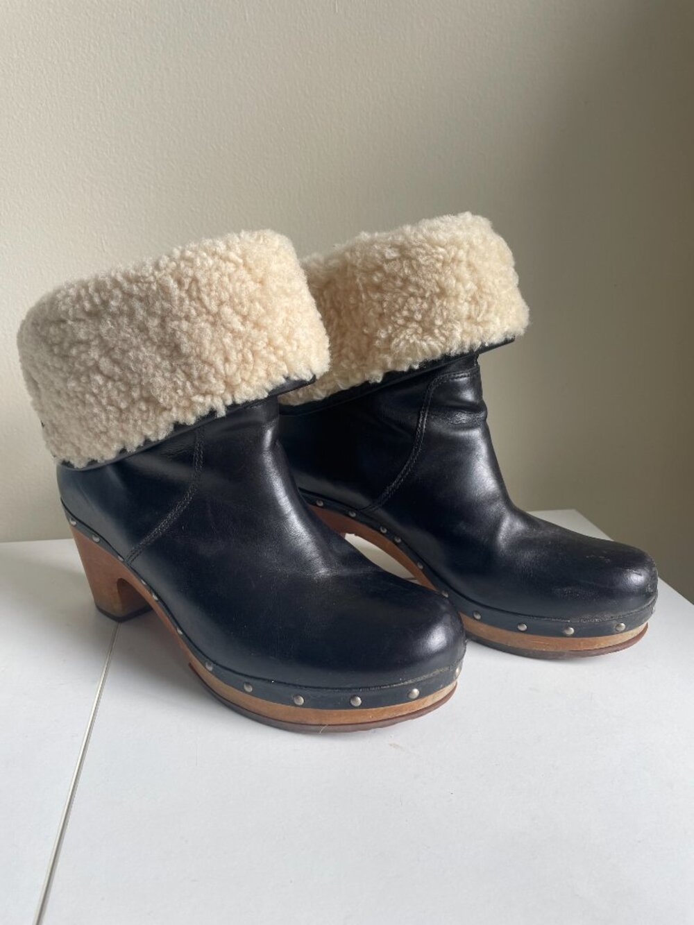 Black and Cream UGG Clogs ~ Sherpa Lined ~ Studded Leather Boots ~ Size 8